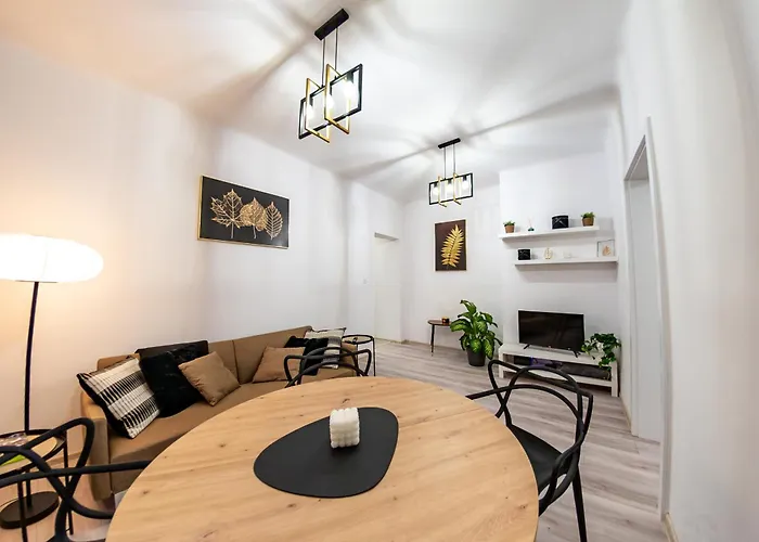3 Maja Apartment